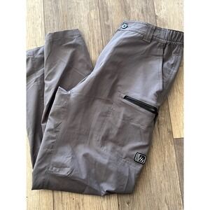 FINTECH‎ Men's Gray Cargo Pants Size Medium Zip Pockets Elastic Waist